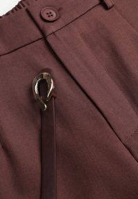 Born2be - Brązowe Eleganckie Szorty z Wysokim Stanem i Wąskim Paskiem z Klamrą Rissarah. Okazja: na co dzień. Stan: podwyższony. Kolor: brązowy. Wzór: gładki. Styl: elegancki #6