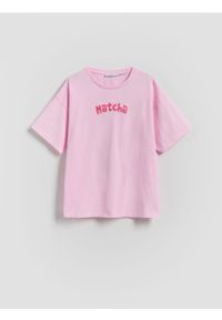 Reserved - T-shirt z nadrukiem na plecach - różowy. Kolor: różowy. Materiał: bawełna. Wzór: nadruk