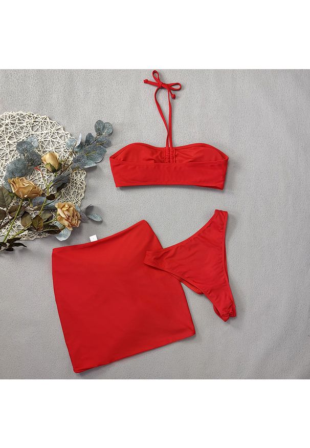 Intica - Strój kąpielowy z kwiatowym wzorem na plażę i basen Naciye. Kolor: czerwony. Materiał: materiał. Wzór: kwiaty