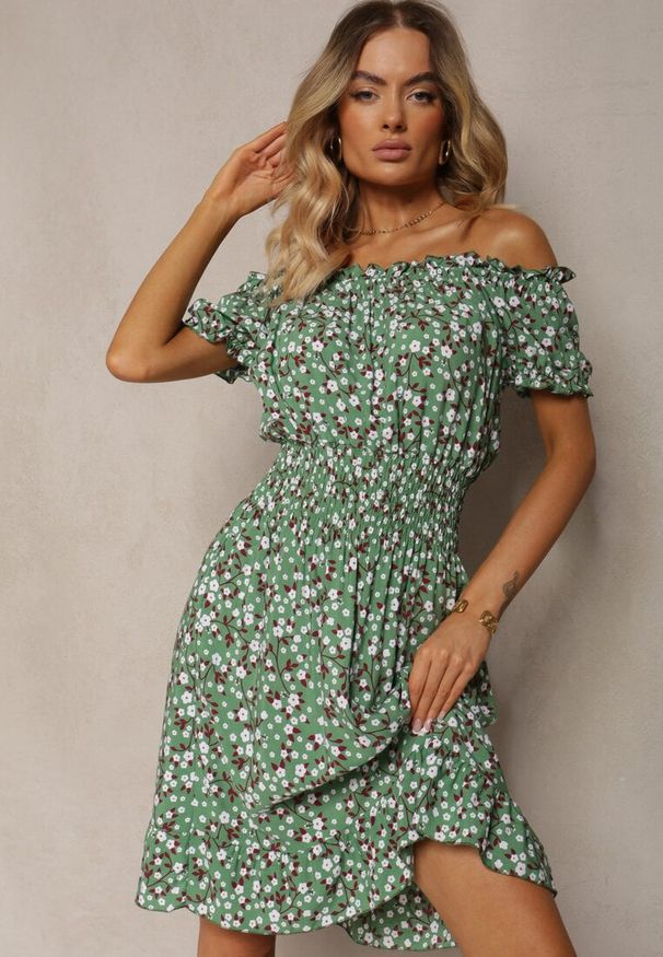 Renee - Zielona Bawełniana Sukienka Midi Hiszpanka z Gumką w Pasie Dnise. Typ kołnierza: dekolt hiszpanka. Kolor: zielony. Materiał: bawełna. Długość: midi