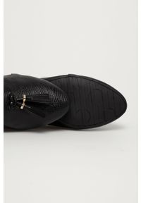 Aldo Mokasyny damskie kolor czarny na płaskim obcasie. Nosek buta: okrągły. Kolor: czarny. Materiał: guma. Obcas: na obcasie. Wysokość obcasa: niski #2