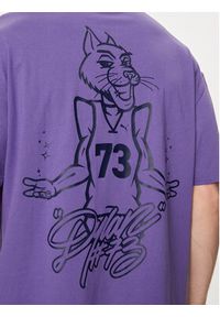 Puma T-Shirt Dylan s Gift Shop 625271 Fioletowy Regular Fit. Kolor: fioletowy. Materiał: bawełna