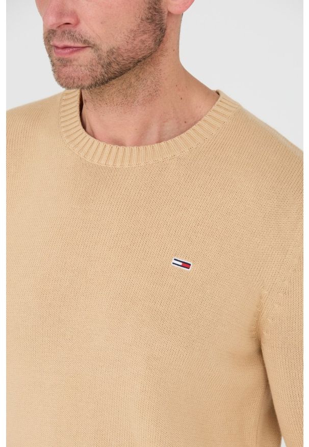 Tommy Jeans - TOMMY JEANS Beżowy sweter. Kolor: beżowy