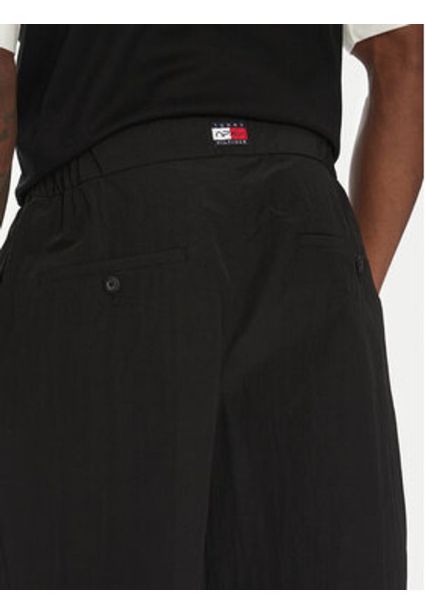 TOMMY HILFIGER - Tommy Hilfiger Szorty sportowe F1 Movie MW0MW42080 Czarny Relaxed Fit. Kolor: czarny. Materiał: syntetyk. Styl: sportowy
