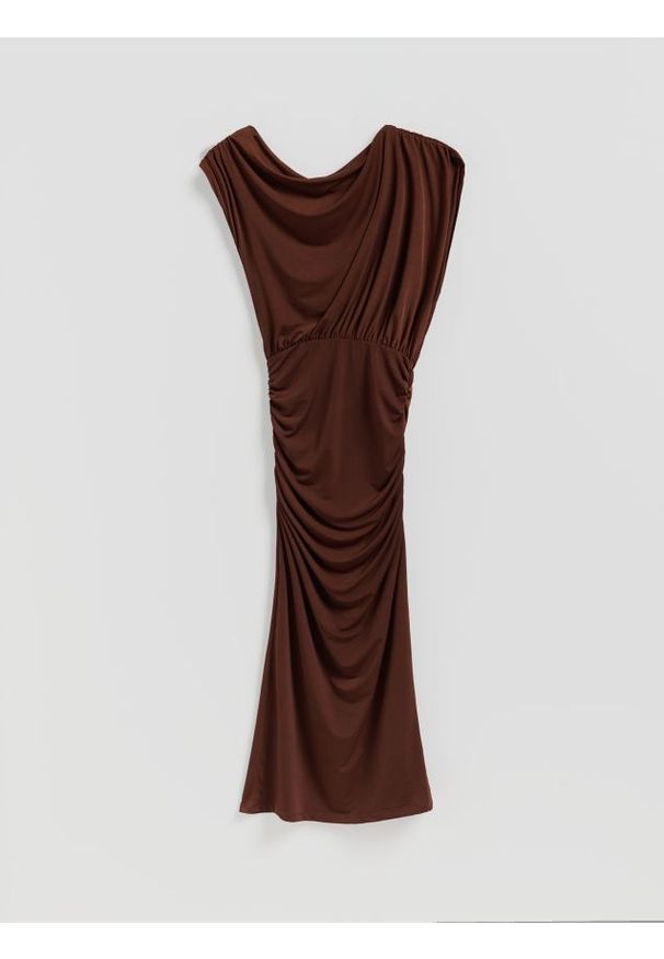 Reserved - Sukienka z drapowaniem - brązowy. Kolor: brązowy. Materiał: dzianina