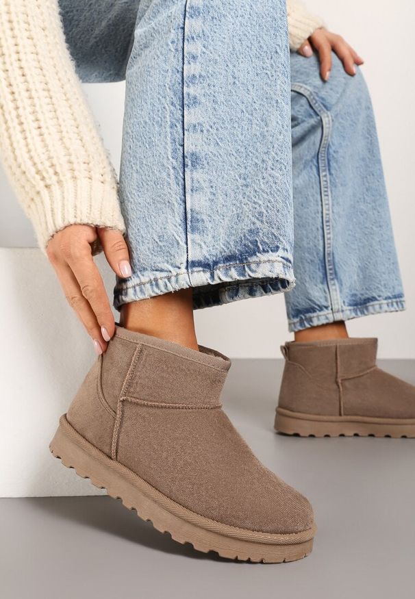Renee - Ciemnobeżowe Casualowe Ocieplane Śniegowce na Płaskiej Podeszwie Emelunetta. Okazja: na co dzień. Kolor: beżowy. Materiał: jeans, wełna. Sezon: zima. Obcas: na płaskiej podeszwie. Styl: casual