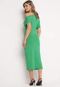 Born2be - Zielona Asymetryczna Sukienka Midi o Dopasowanym Fasonie Tivalle. Kolor: zielony. Typ sukienki: asymetryczne. Długość: midi #6