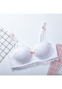 Intica - Biustonosz balkonetka push-up koronkowy z kokardkami Hafize. Kolor: biały. Materiał: koronka. Rodzaj stanika: push-up