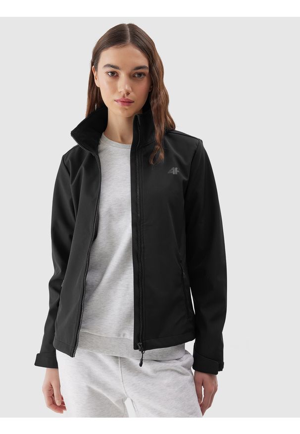 4f - 4F Kurtka softshell wiatroodporna membrana 5000 damska - czarna XS. Typ kołnierza: kołnierzyk stójkowy. Kolor: czarny. Materiał: softshell. Technologia: Windstopper. Sezon: jesień, wiosna, zima. Sport: kolarstwo, wspinaczka