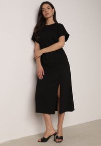 Born2be - Czarna Sukienka o Rozkloszowanym Kroju z Marszczeniem i Rozcięciem Zinnariae. Okazja: na co dzień. Kolor: czarny. Materiał: jeans. Styl: casual #2