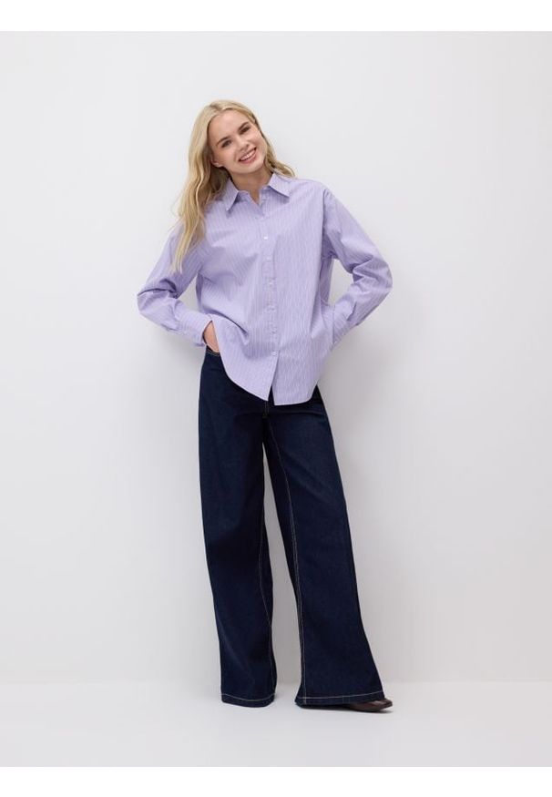 Reserved - Koszula w paski - lawendowy. Kolor: fioletowy. Materiał: bawełna, tkanina. Wzór: paski