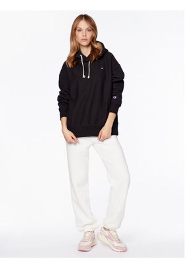 Champion Bluza 116237 Czarny Regular Fit. Kolor: czarny. Materiał: bawełna