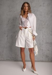Renee - Białe Szorty Bermudy Eleganckie z Paskiem High Waist Rhodissa. Okazja: na co dzień. Stan: podwyższony. Kolor: biały. Materiał: materiał. Styl: elegancki #3