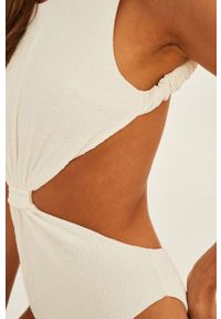 Undress Code jednoczęściowy strój kąpielowy kolor biały miękka miseczka. Kolor: biały. Materiał: dzianina