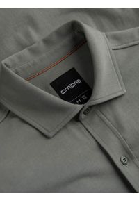 Ombre Clothing - Bawełniana męska koszula REGULAR z dzianiny single jersey - jasny khaki V4. Kolor: brązowy. Materiał: bawełna, jersey, dzianina. Wzór: haft, kolorowy #9