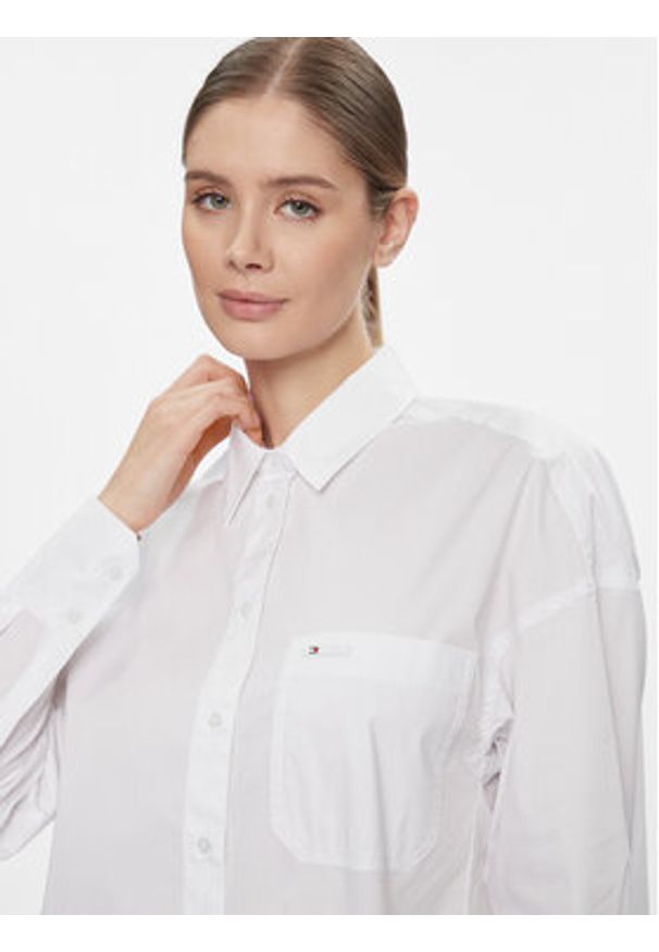 Tommy Jeans Koszula Tjw Ovs Cotton Shirt Ext DW0DW17356 Biały Regular Fit. Kolor: biały. Materiał: bawełna, syntetyk