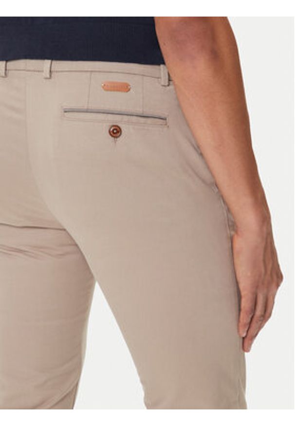 Bugatti Spodnie materiałowe 4220 16224 Beżowy Slim Fit. Kolor: beżowy. Materiał: bawełna