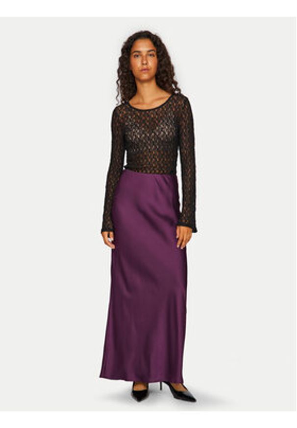 Vila Body Kaylee 14101423 Czarny Slim Fit. Kolor: czarny. Materiał: syntetyk