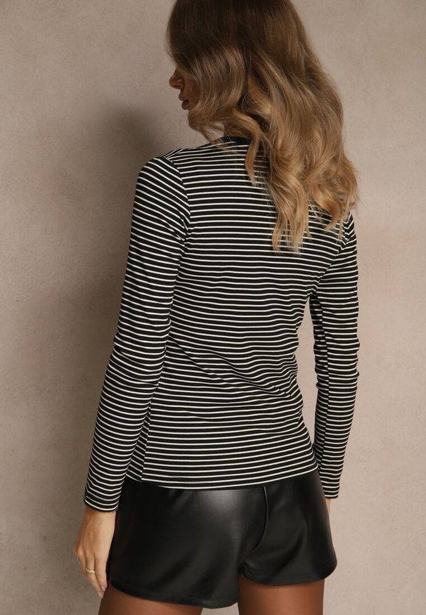 Renee - Czarna Bluzka Longsleeve Ozdobiona Paskami i Cyrkoniami Ralenea. Okazja: na co dzień. Kolor: czarny. Materiał: jeans. Długość rękawa: długi rękaw. Wzór: aplikacja. Styl: elegancki, casual