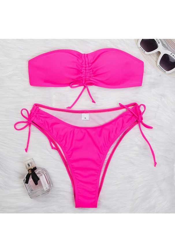 Intica - Strój kąpielowy bez ramiączek plażowy fason Macie. Kolor: różowy. Materiał: materiał