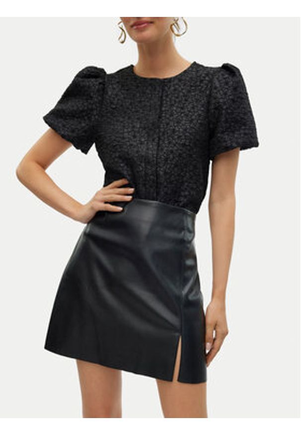 Vero Moda Spódnica z imitacji skóry Nelly 10322469 Czarny Regular Fit. Kolor: czarny. Materiał: skóra