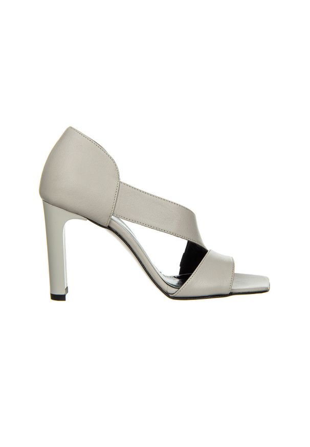 Sandały Bayla-159 4556 002-P Szary Lico 159133, Skóra naturalna - 36. Nosek buta: czworokąt. Zapięcie: pasek. Kolor: szary. Materiał: skóra. Obcas: na obcasie. Wysokość obcasa: średni