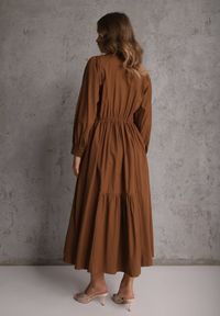 Renee - Brązowa Rozkloszowana Sukienka Koszulowa z Bawełny i Wiskozy Zdobiona Klapami Gleta. Okazja: na co dzień. Kolor: brązowy. Materiał: wiskoza, bawełna. Wzór: aplikacja. Typ sukienki: koszulowe. Styl: casual, elegancki #3