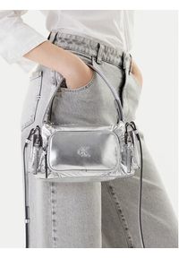 Calvin Klein Torebka Pocket Silver Nylon Small Bag LV04F3443G Srebrny. Kolor: srebrny. Materiał: skórzane #5