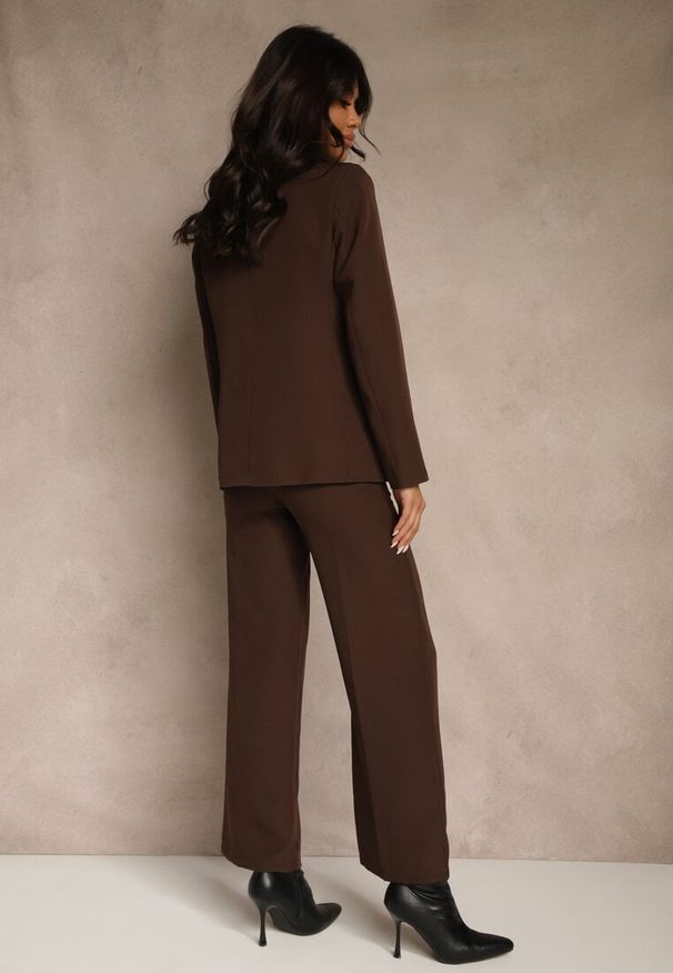 Renee - Brązowy Komplet Garniturowy z Wiskozą Spodnie Wide Leg i Marynarka na Guzik Tevrina. Kolor: brązowy. Materiał: wiskoza