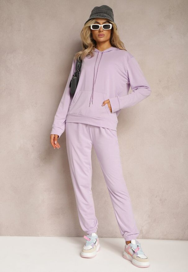 Renee - Fioletowy Klasyczny Komplet Dresowy z Bluzą Kangurką i Spodniami Typu Jogger Salevia. Kolor: fioletowy. Materiał: dresówka