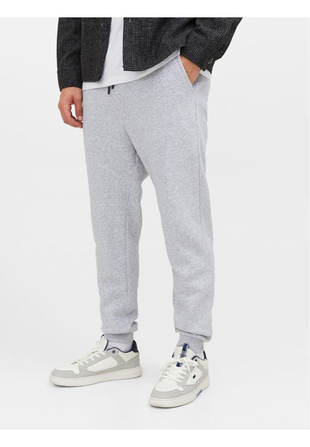 Jack & Jones Spodnie dresowe Gordon 12249274 Szary Regular Fit. Kolor: szary. Materiał: syntetyk, bawełna