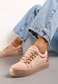 Born2be - Różowe Sneakersy Catkin. Nosek buta: okrągły. Zapięcie: sznurówki. Kolor: różowy. Materiał: jeans. Szerokość cholewki: normalna. Obcas: na platformie #4