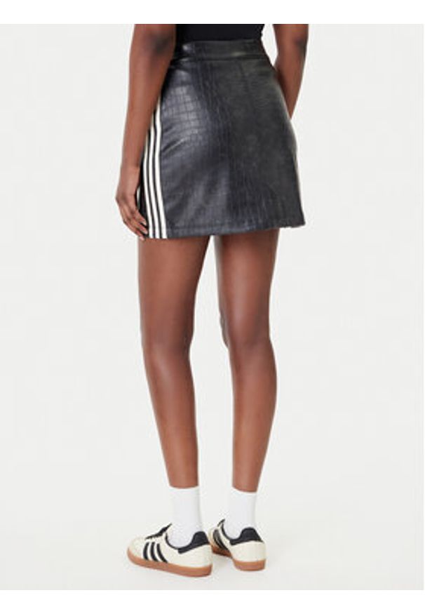 Adidas - adidas Spódnica z imitacji skóry Pleather KE5034 Czarny Regular Fit. Kolor: czarny. Materiał: skóra