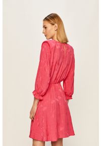 ANSWEAR - Answear - Sukienka. Kolor: różowy. Materiał: tkanina. Typ sukienki: rozkloszowane. Styl: wakacyjny #2
