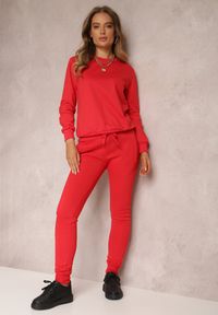 Renee - Czerwone Spodnie Linasos. Okazja: na co dzień. Stan: podwyższony. Kolor: czerwony. Materiał: dresówka. Styl: casual #4