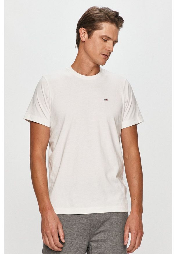 Tommy Jeans - T-shirt. Okazja: na co dzień. Kolor: biały. Wzór: aplikacja. Styl: casual