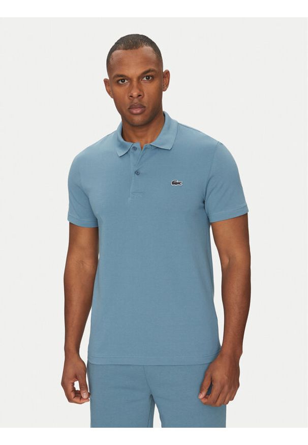 Lacoste Polo DH5522 Niebieski Regular Fit. Typ kołnierza: polo. Kolor: niebieski. Materiał: bawełna, syntetyk
