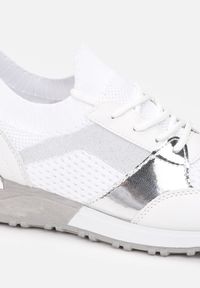 Born2be - Białe Buty Sportowe Savarophe. Nosek buta: okrągły. Zapięcie: bez zapięcia. Kolor: biały. Materiał: jeans, materiał. Szerokość cholewki: normalna #3