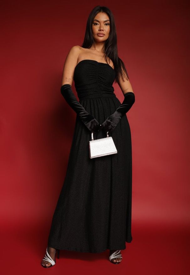 Renee - Czarna Marszczona Koktajlowa Sukienka Bandeau z Wiskozą Nalirion. Okazja: na imprezę. Kolor: czarny. Materiał: wiskoza. Długość rękawa: bez rękawów. Sezon: lato. Styl: wizytowy