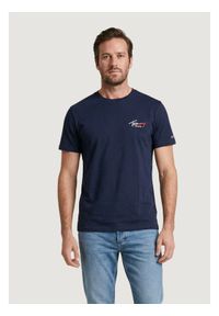 Tommy Jeans T-Shirt DM0DM22538 Granatowy Slim Fit. Kolor: niebieski. Materiał: bawełna #1