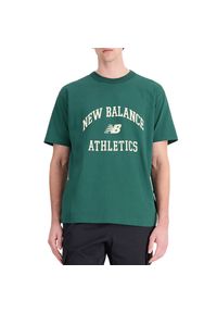 Koszulka New Balance MT33551NWG - zielona. Kolor: zielony. Materiał: materiał, bawełna. Długość rękawa: krótki rękaw. Długość: krótkie. Wzór: napisy