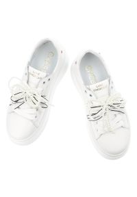 CheBello - Sneakersy damskie Chebello, cholewka ze skóry naturalnej gładkiej klasyczne sznurowanie ozdobne detale masywna podeszwa zapewniająca stabilność i wyg. Okazja: na co dzień. Zapięcie: sznurówki. Kolor: biały. Materiał: skóra. Szerokość cholewki: normalna. Wzór: gładki. Obcas: na platformie. Styl: klasyczny #8