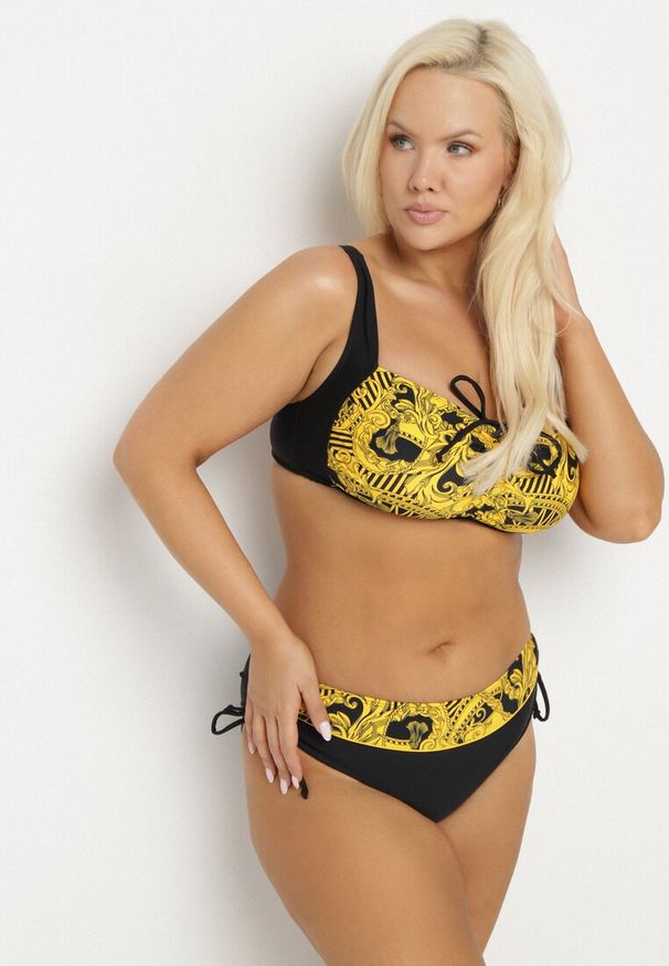 Born2be - Żółte Bikini ze Ściągaczami Biustonosz i Majtki Figi Miladenna. Kolekcja: plus size. Kolor: żółty. Materiał: len. Wzór: aplikacja