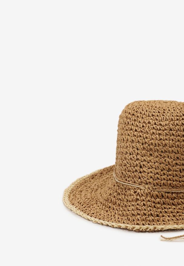 Born2be - Ciemnobeżowy Kapelusz z Naturalnej Plecionki z Ozdobnym Szurkiem Ursulnella. Kolor: beżowy. Materiał: len. Sezon: lato. Styl: elegancki, casual