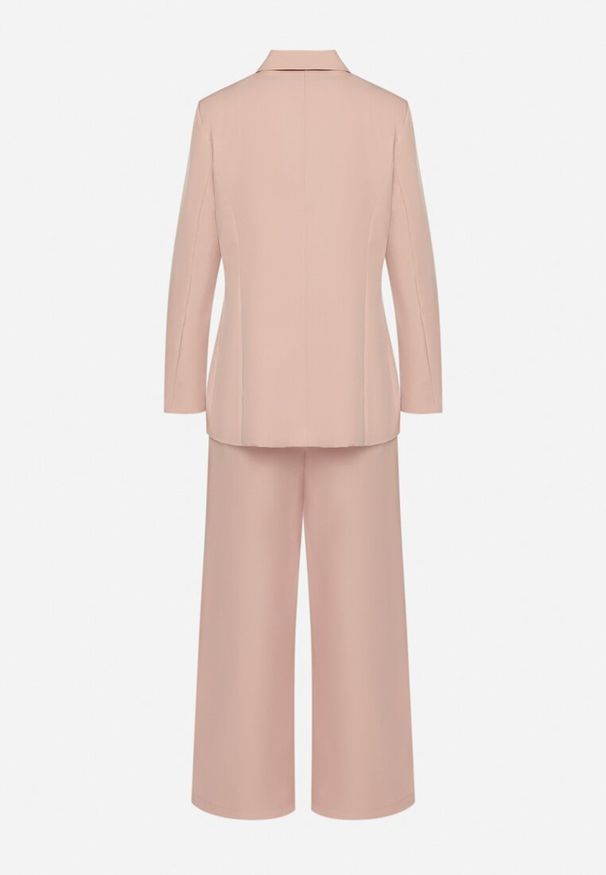 Born2be - Różowy Garnitur Dwurzędowa Marynarka z Usztywnionymi Ramionami i Spodnie Sonavitia. Kolor: różowy