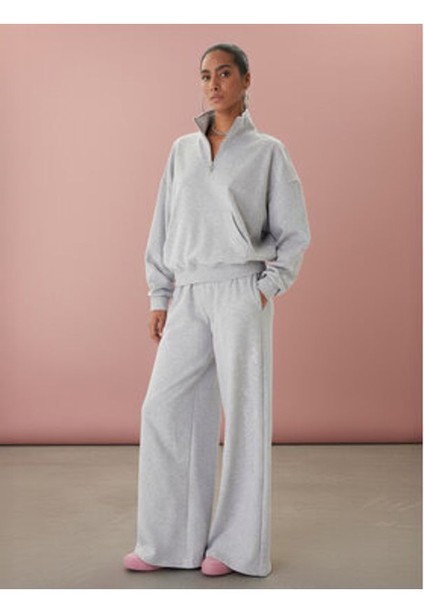 Juicy Couture Bluza Castella JCWAS225319 Szary Oversize. Kolor: szary. Materiał: bawełna