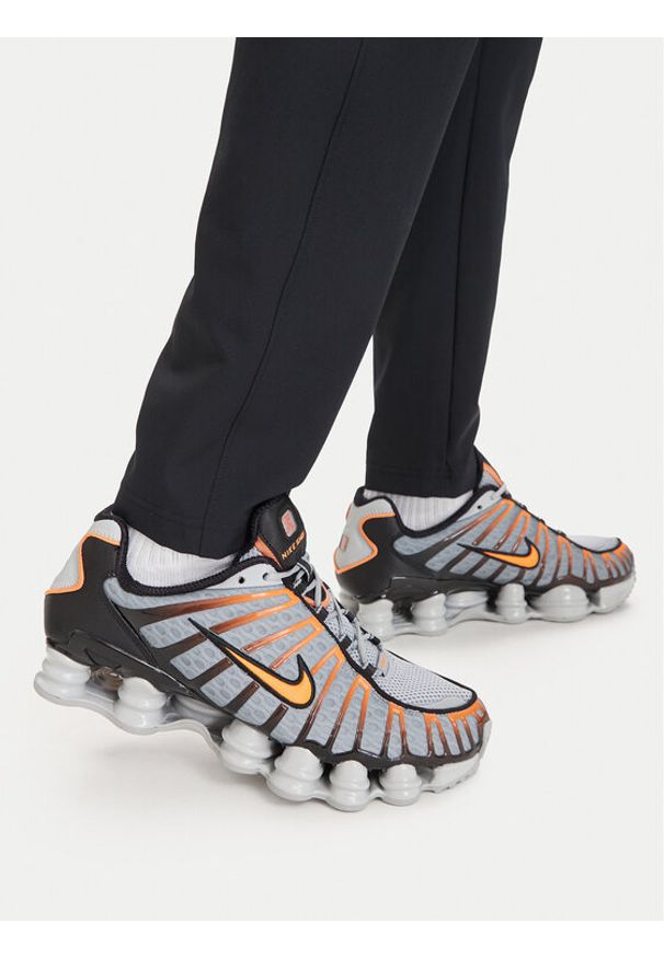Nike Sneakersy Shox TL AV3595 011 Szary. Kolor: szary. Materiał: materiał