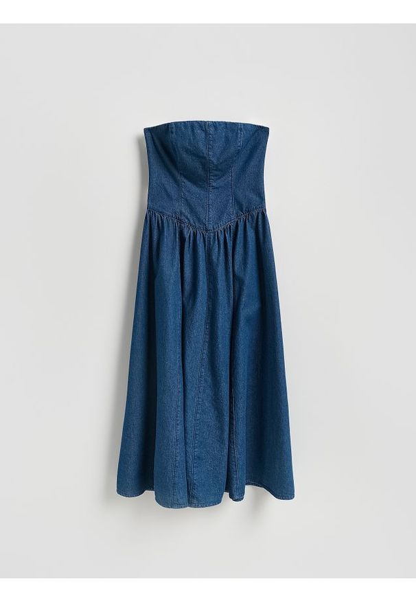 Reserved - Jeansowa sukienka midi - niebieski. Kolor: niebieski. Materiał: jeans. Długość: midi