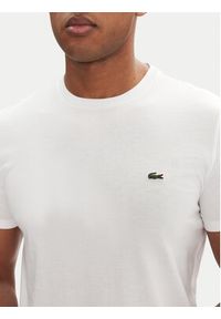 Lacoste T-Shirt TH6709 Biały Regular Fit. Kolor: biały. Materiał: bawełna #3