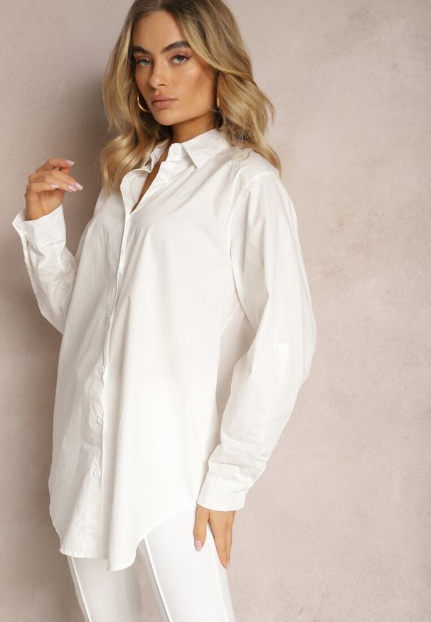 Renee - Biała Koszula o Długim Fasonie z Podwijanymi Rękawami Thimusa. Okazja: na co dzień. Kolor: biały. Długość: długie. Styl: casual